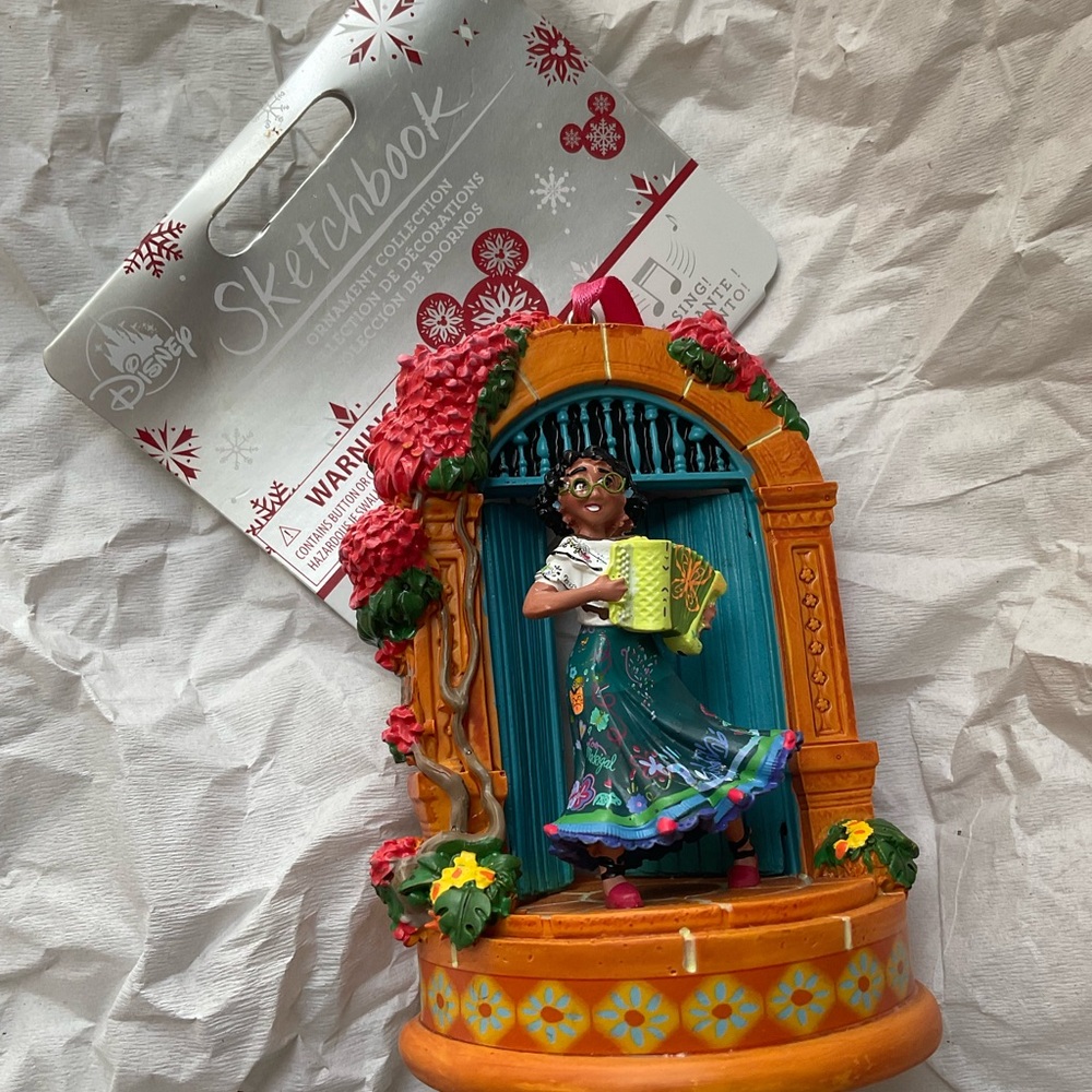 Disney Encanto MIRABELA Sketchbook  SINGING  CHRISTMAS ORNAMENT  2021